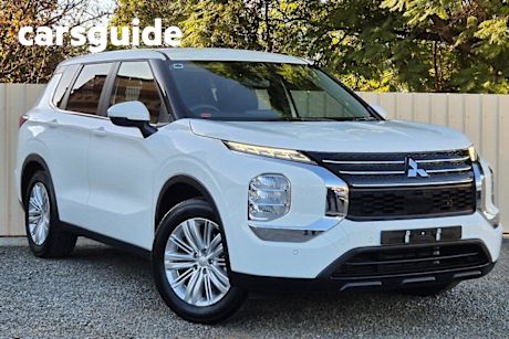 White 2022 Mitsubishi Outlander Wagon ES 5 Seat (awd)