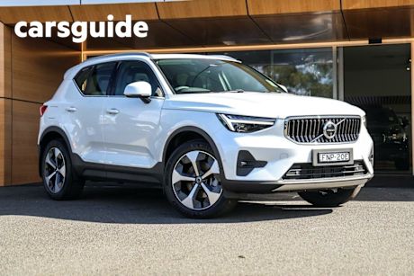 White 2024 Volvo XC40 Wagon Ultra B4 Bright