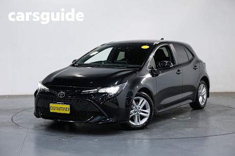 Black 2018 Toyota Corolla Hatchback Ascent Sport