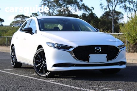 White 2022 Mazda 3 Sedan G25 Evolve SP
