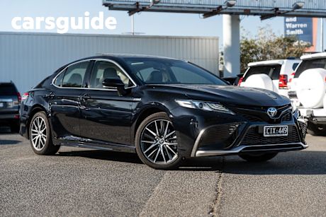 Black 2023 Toyota Camry Sedan Hybrid