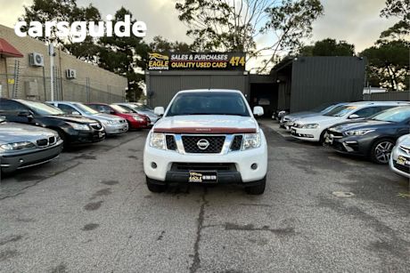 White 2013 Nissan Navara Dual Cab Pick-up ST (4X4)