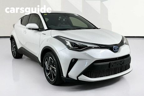 White 2023 Toyota C-HR Wagon Koba (2WD) TWO Tone Hybrid
