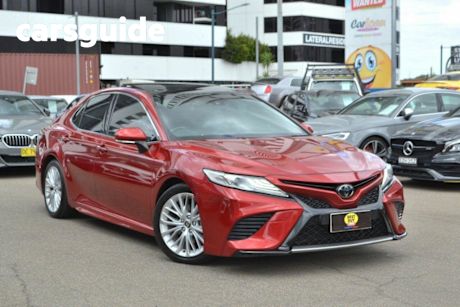Red 2018 Toyota Camry Sedan SL V6