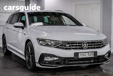 White 2023 Volkswagen Passat Wagon 206TSI R-Line (restr Feat)