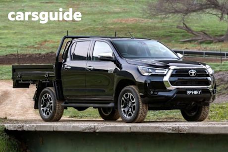 2025 Toyota Hilux Double Cab Chassis SR (4X4)
