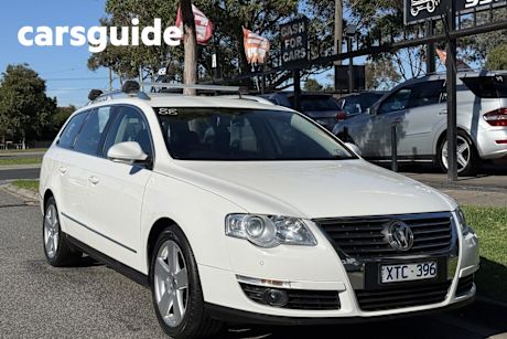 White 2010 Volkswagen Passat Wagon 125 TDI Highline