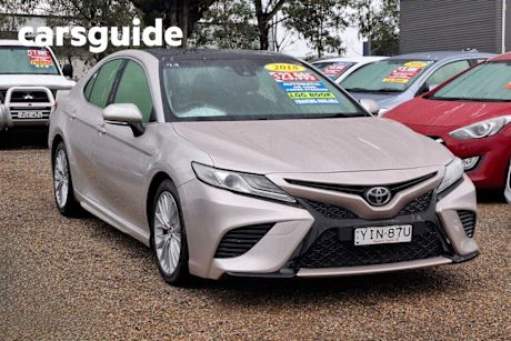 Gold 2018 Toyota Camry Sedan SL V6