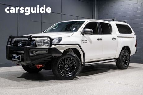 White 2020 Toyota Hilux Double Cab Pick Up SR (4X4)