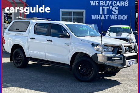 White 2020 Toyota Hilux Double Cab Pick Up SR (4X4)