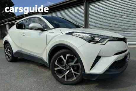 White 2017 Toyota C-HR Wagon Koba (awd)