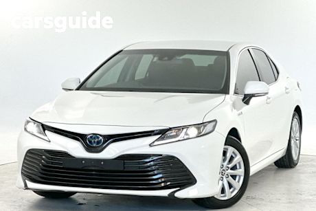 White 2019 Toyota Camry Sedan Ascent (hybrid)
