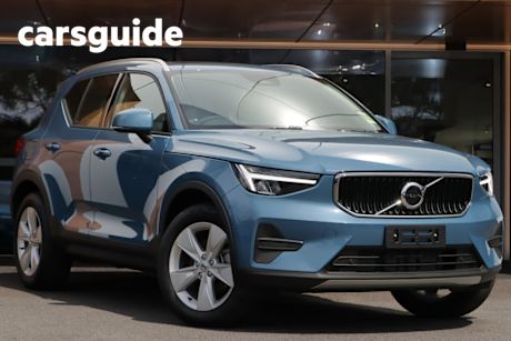 2025 Volvo XC40 Wagon Plus B4