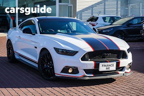 White 2017 Ford Mustang Coupe Fastback GT 5.0 V8