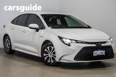 White 2020 Toyota Corolla Sedan Ascent Sport (hybrid)