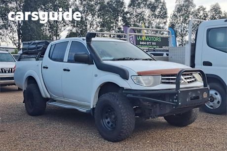 White 2013 Mitsubishi Triton Double Cab Utility GLX (4X4)