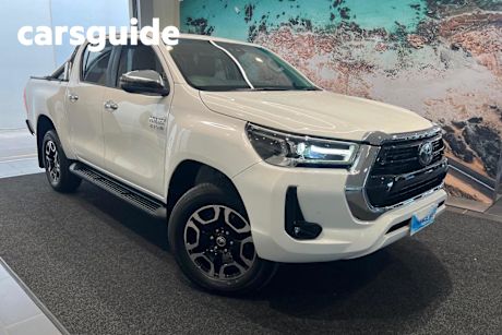 White 2022 Toyota Hilux Double Cab Pick Up SR5 + Premium Interior (4X4)