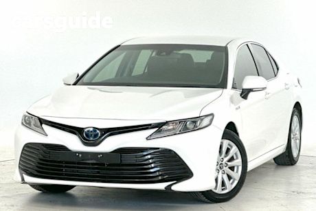 White 2018 Toyota Camry Sedan Ascent (hybrid)