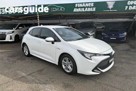 White 2018 Toyota Corolla Hatchback Ascent Sport (hybrid)