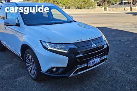 White 2019 Mitsubishi Outlander Wagon LS 7 Seat (awd)