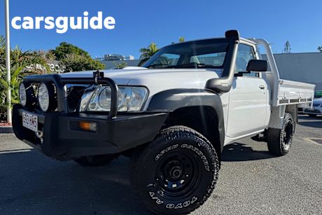 White 2011 Nissan Patrol Leaf Cab Chassis DX (4X4)
