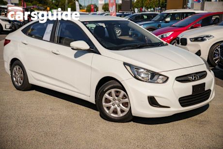 White 2013 Hyundai Accent Sedan Active