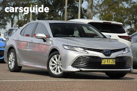 Silver 2019 Toyota Camry Sedan Ascent (hybrid)
