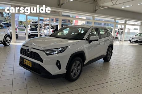 White 2023 Toyota RAV4 Wagon GX (awd) Hybrid
