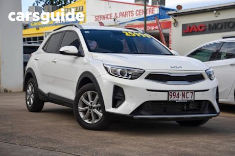 White 2024 Kia Stonic Wagon S