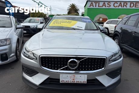Silver 2022 Volvo V60 Wagon B5 Cross Country