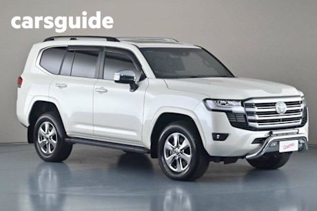 White 2022 Toyota Landcruiser Wagon LC300 Sahara (4X4)