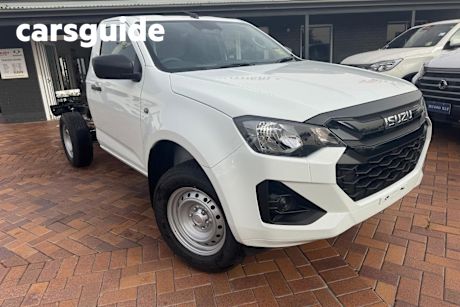 White 2025 Isuzu D-MAX Cab Chassis SX (4X4)