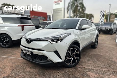 White 2019 Toyota C-HR Hatchback Koba (awd)