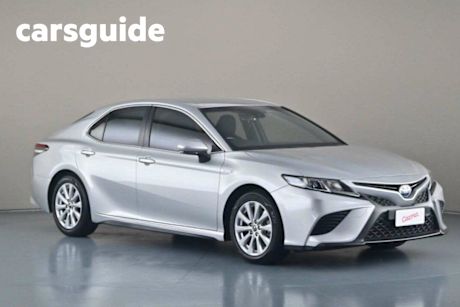 Silver 2018 Toyota Camry Sedan Ascent Sport (hybrid)