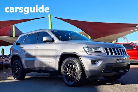 Silver 2014 Jeep Grand Cherokee Wagon Laredo (4X4)