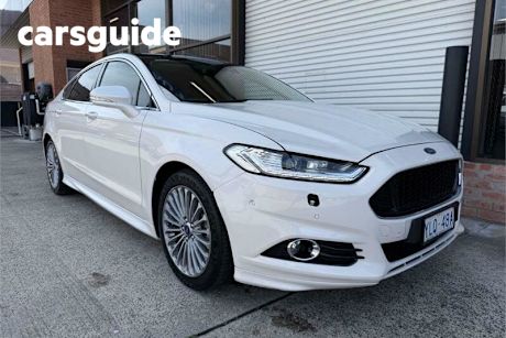 White 2016 Ford Mondeo Hatchback Titanium