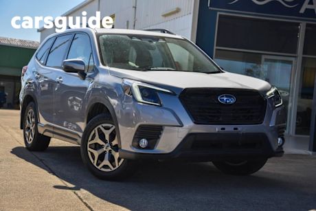 Silver 2022 Subaru Forester Wagon 2.5I (awd)