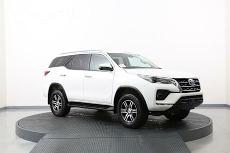 White 2023 Toyota Fortuner Wagon GXL