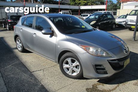 Grey 2010 Mazda 3 Hatchback Maxx