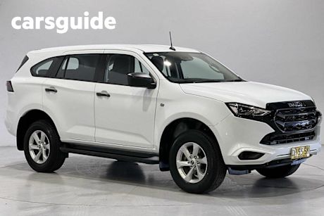 White 2023 Isuzu MU-X Wagon LS-M (4X4)