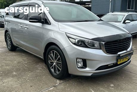 Silver 2015 Kia Carnival Wagon SI