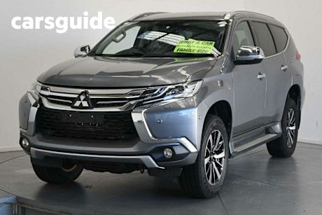 Grey 2017 Mitsubishi Pajero Sport Wagon Exceed (4X4) 7 Seat