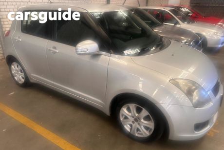 Silver 2010 Suzuki Swift Hatchback RE.4