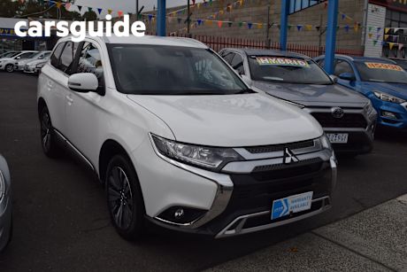 White 2018 Mitsubishi Outlander Wagon LS 7 Seat (2WD)