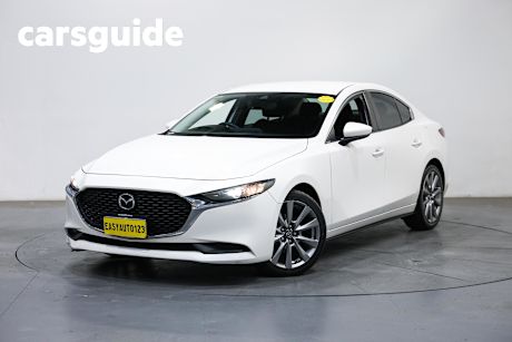 White 2020 Mazda 3 Sedan G20 Evolve