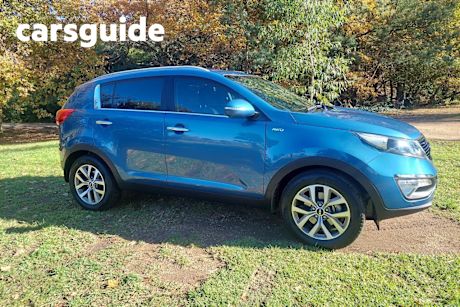 Blue 2014 Kia Sportage Wagon SLI (awd)