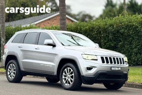 Silver 2014 Jeep Grand Cherokee Wagon Laredo (4X4)