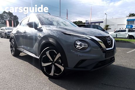 Grey 2023 Nissan Juke Hatchback ST-L