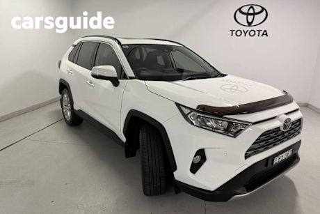 White 2019 Toyota RAV4 Wagon Cruiser