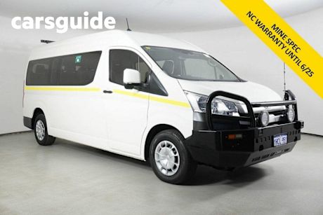 White 2020 Toyota Hiace Bus Commuter (12 Seats)